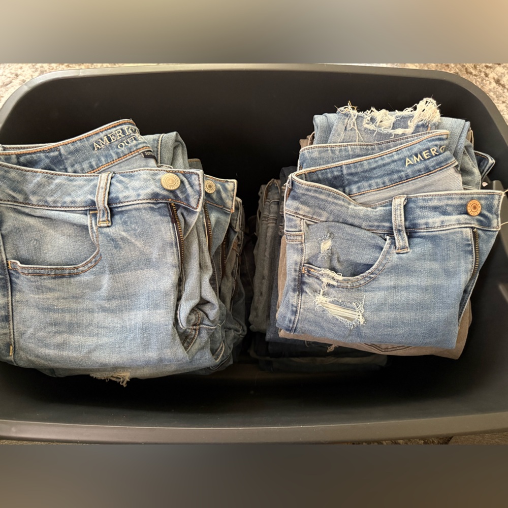 20 pairs of American Eagle Outfitters Skinny Jeans